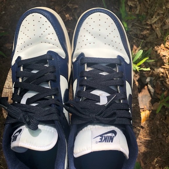 Nike dunk low, midnight navy. These shoes are a 8/10, with the original box. - Picture 4 of 8